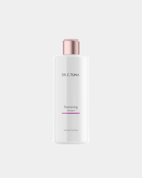 Post de Instagram oferta de producto minimalista estético beis (83) Reviving Shampoo